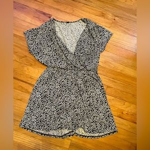 NEW Uniqlo black white floral romper skort dress size m medium